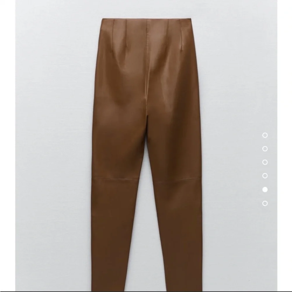 HIGH RISE FAUX LEATHER LEGGINGS - Picture 2 of 2